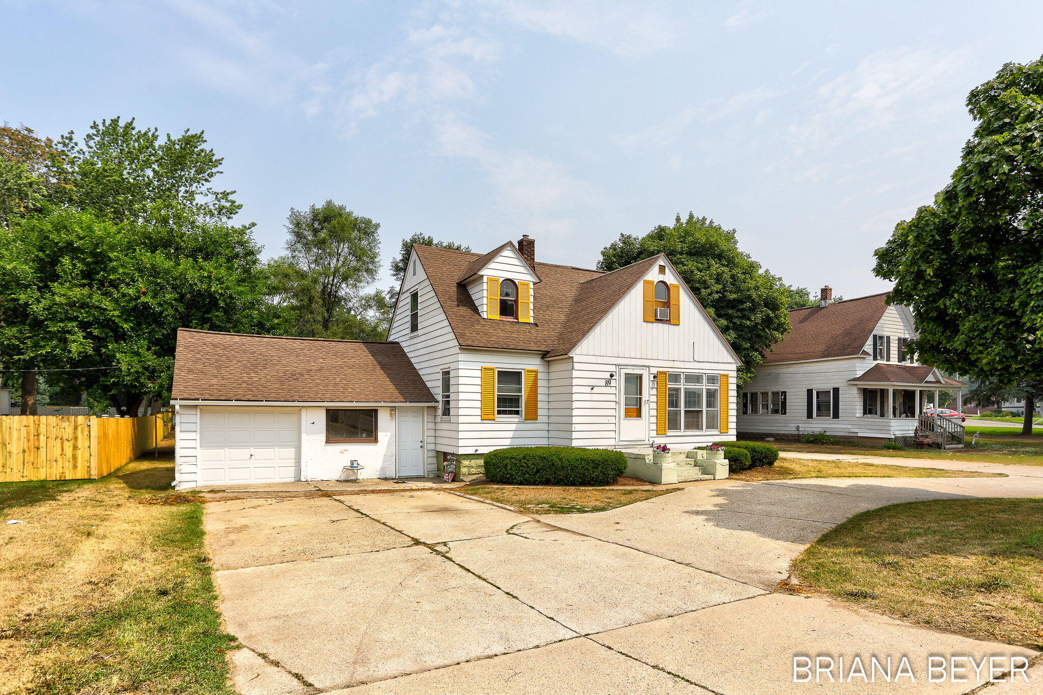 89 E Lakewood Boulevard
