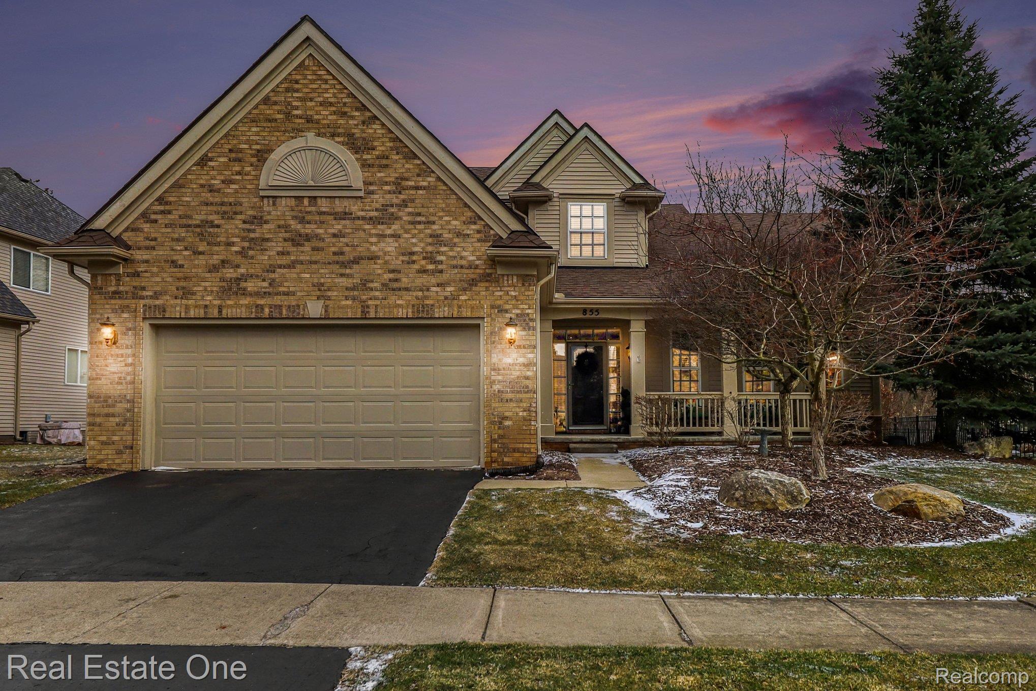 855 Island Lake Drive