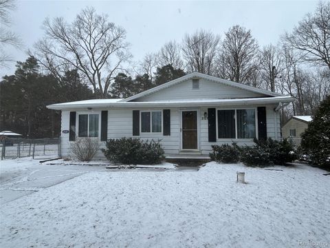 2121 Bramblewood Drive Burton City MI 48519