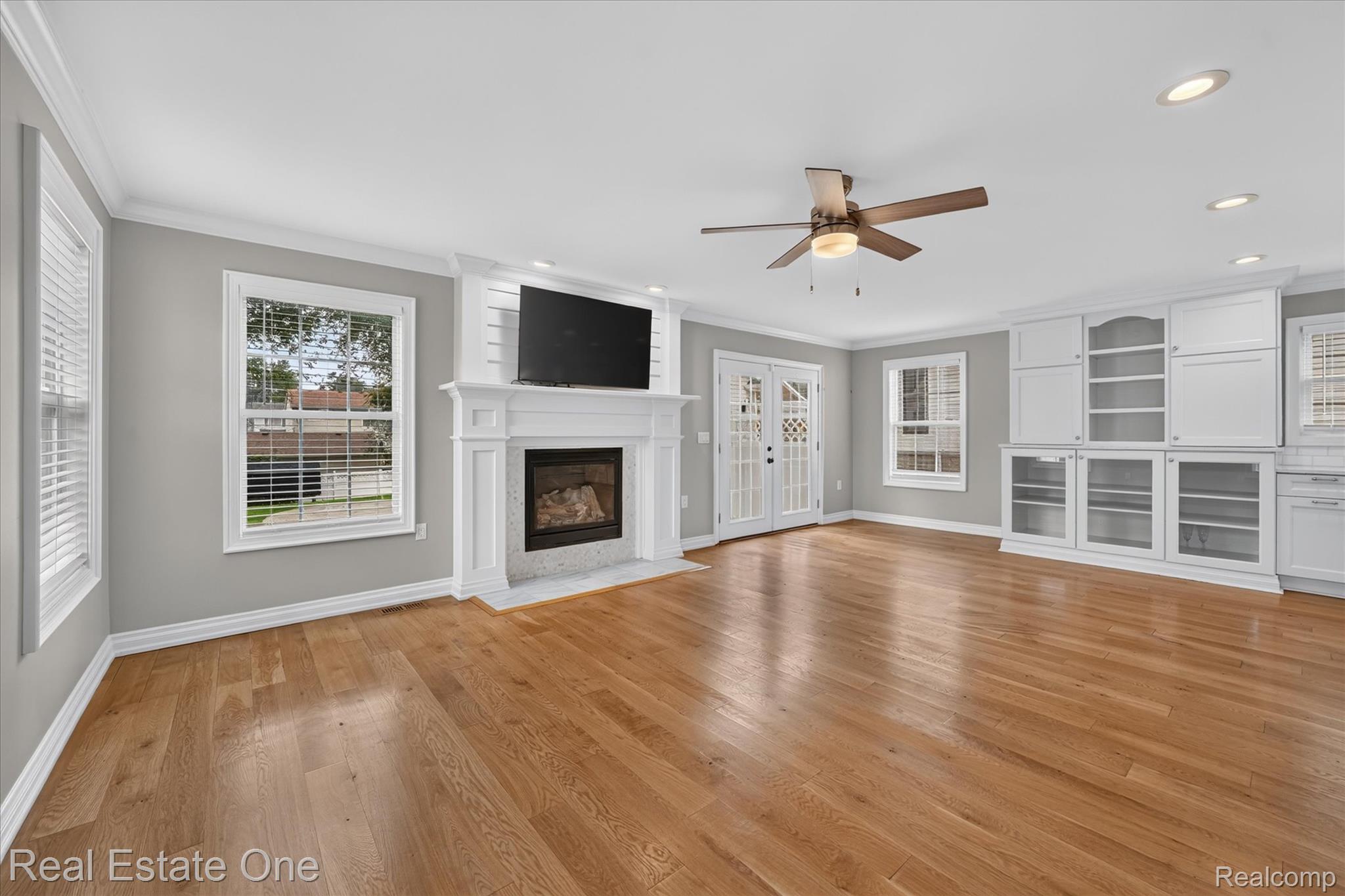 757 Lounsbury Avenue