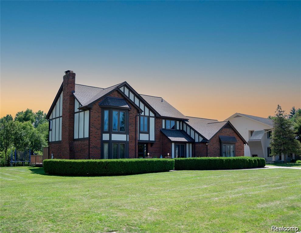 6651 Arlington Drive