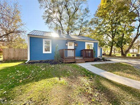 823 W Silver Lake Road Fenton City MI 48430