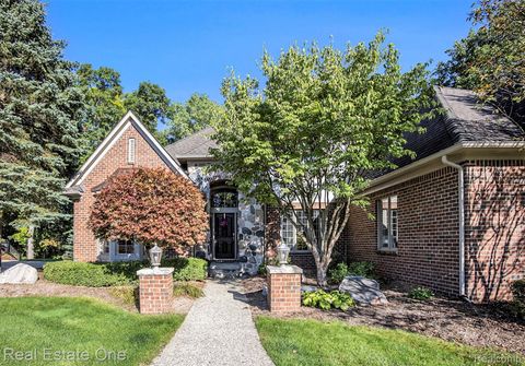 271 Greenan Lane Orion Charter Township MI 48362