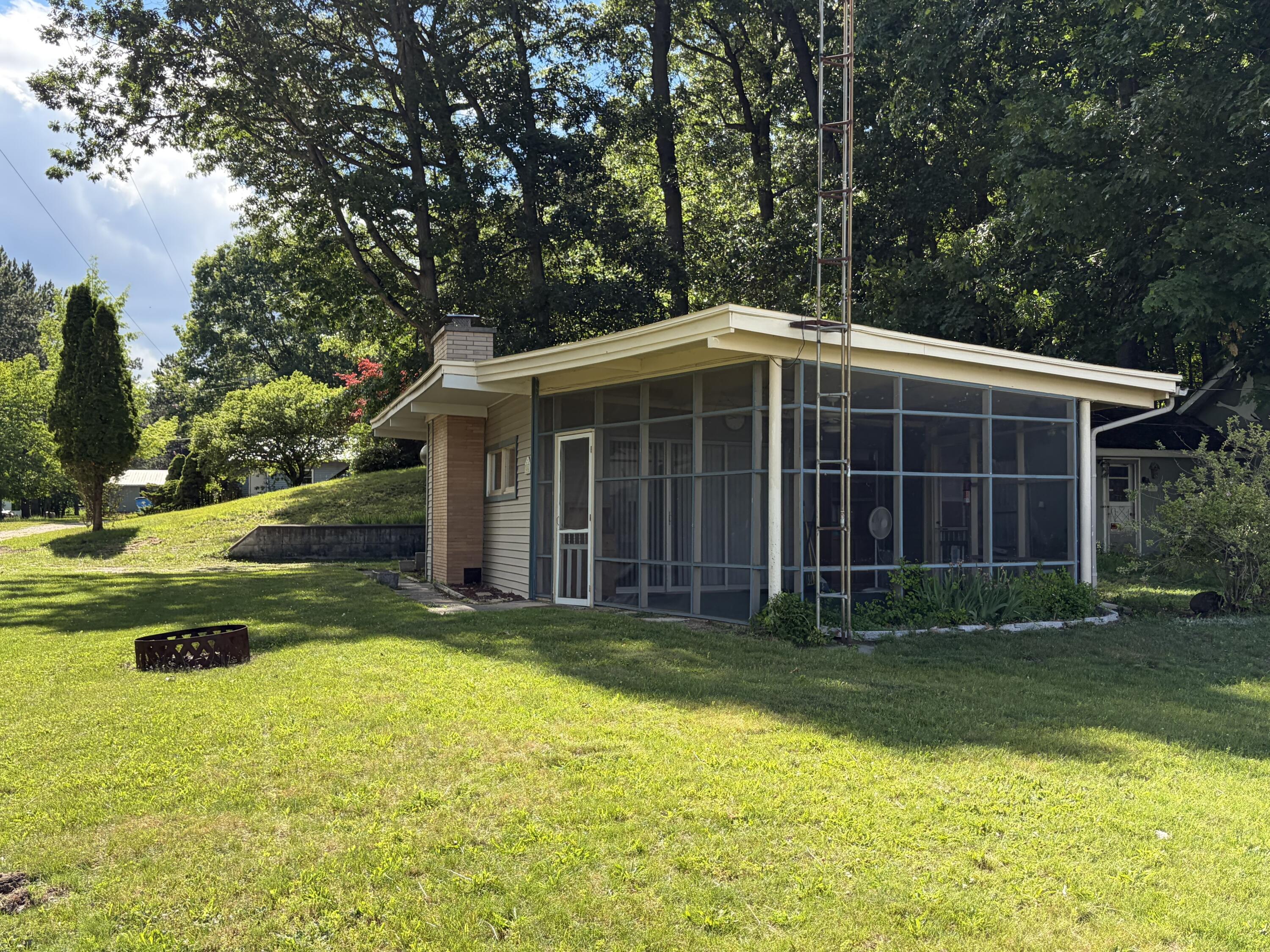 3454 George Drive