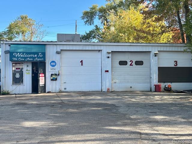 1370 E Michigan Avenue