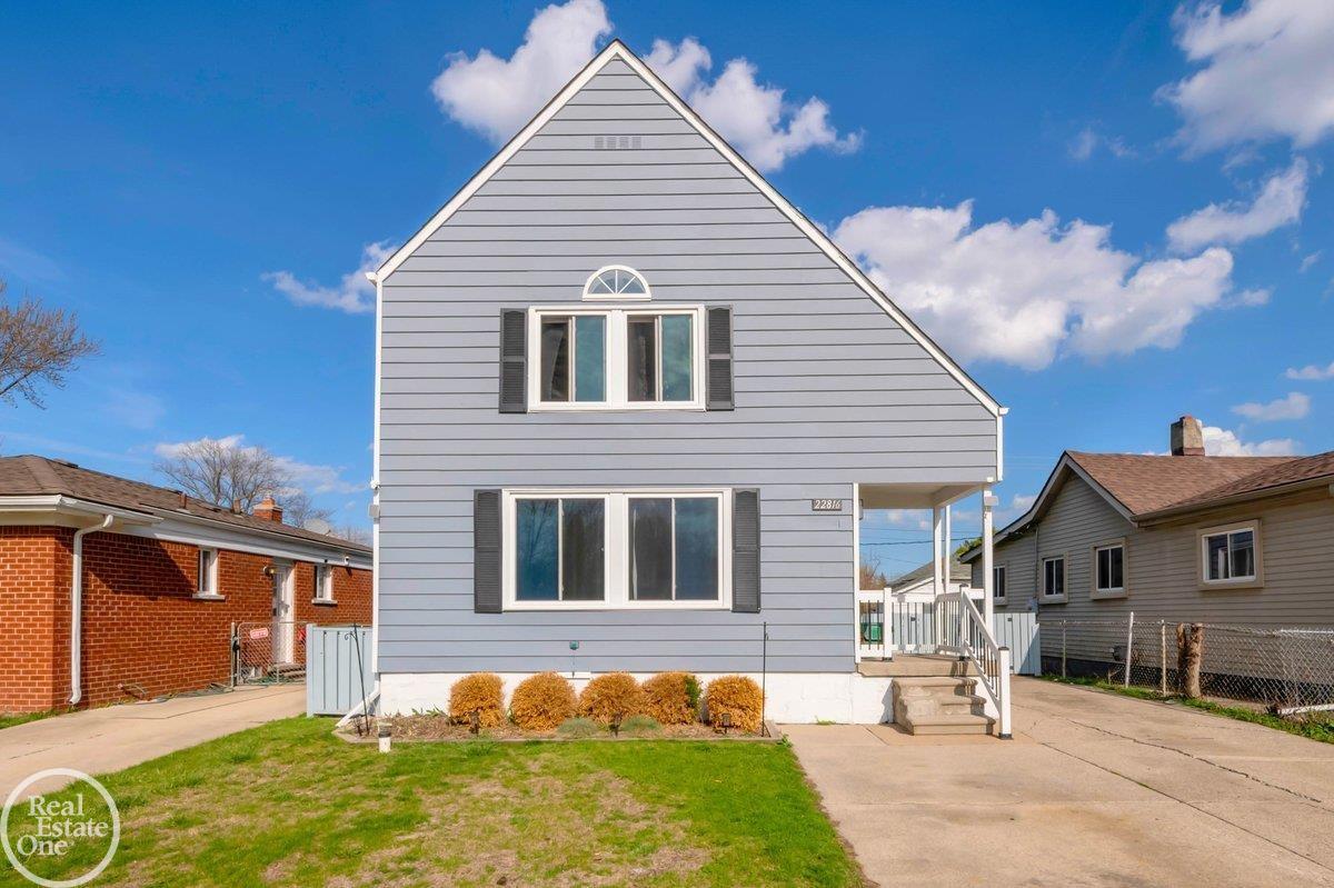 22816 Shakespeare Street
