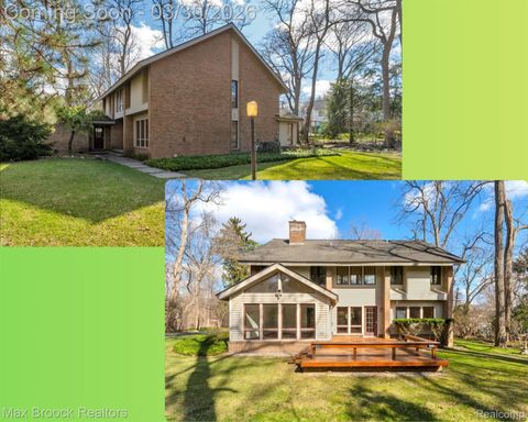 26311 W 14 Mile Road Franklin Village MI 48025