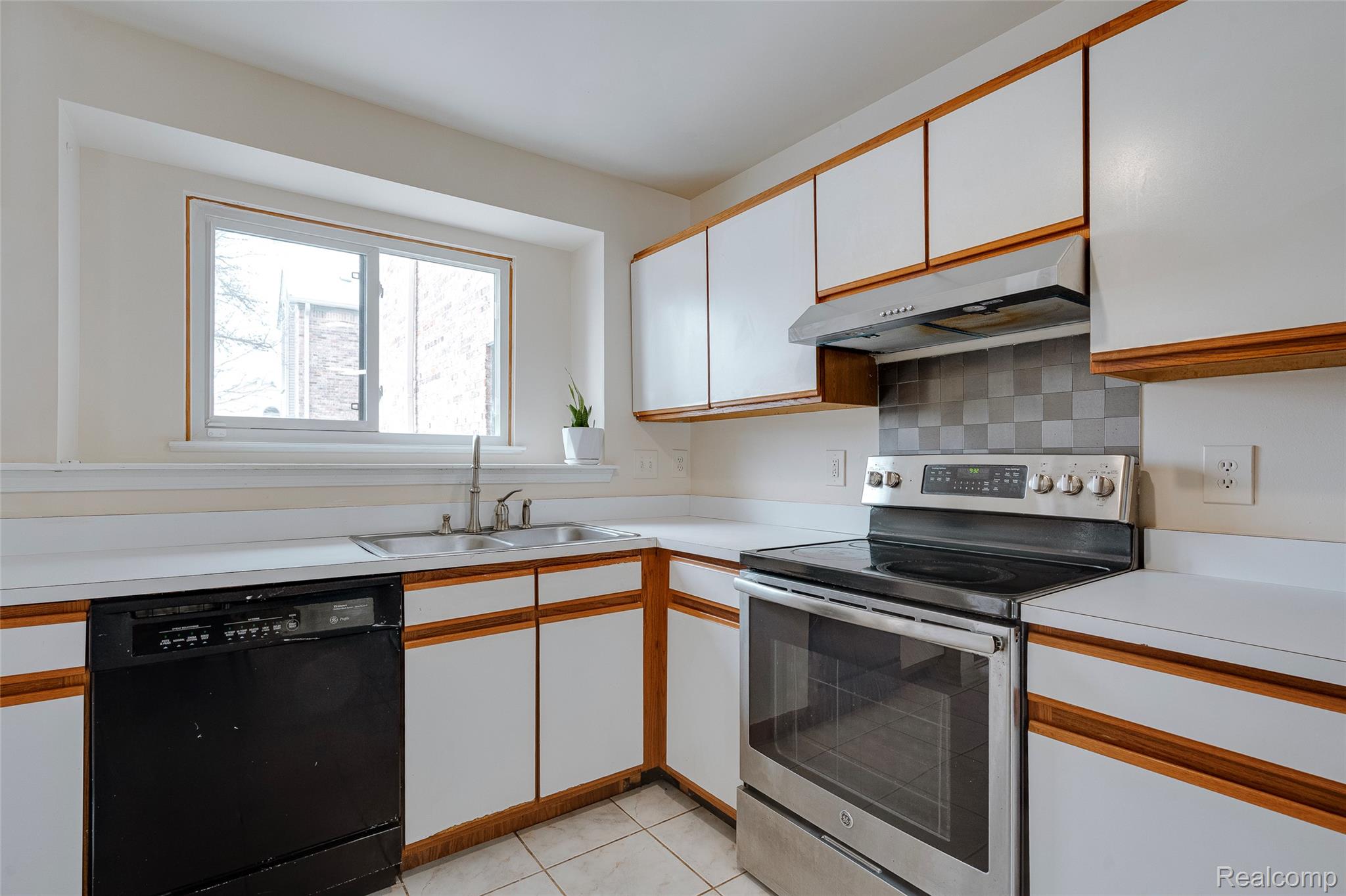 42739 Lilley Pointe Drive