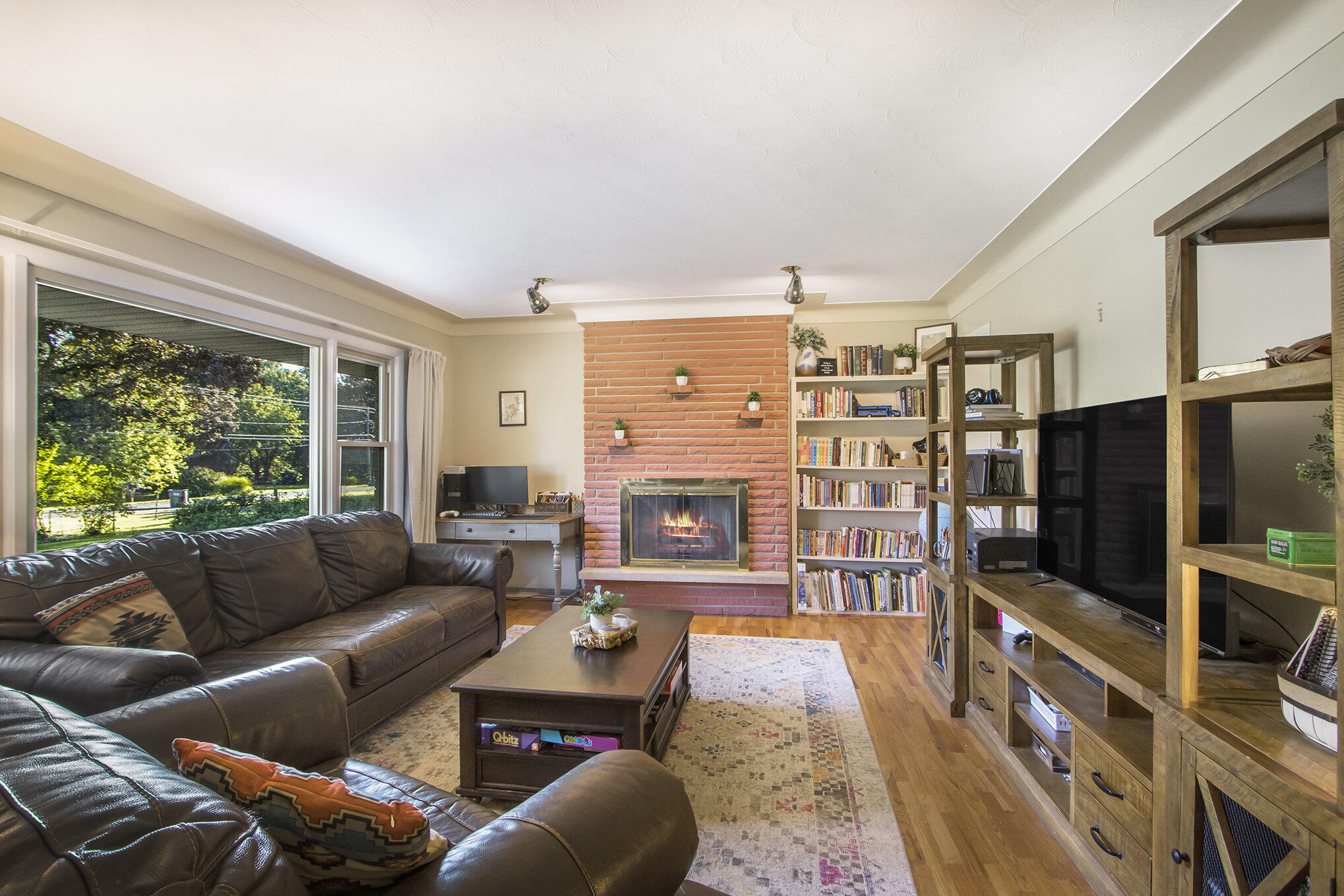 7862 E Main Street