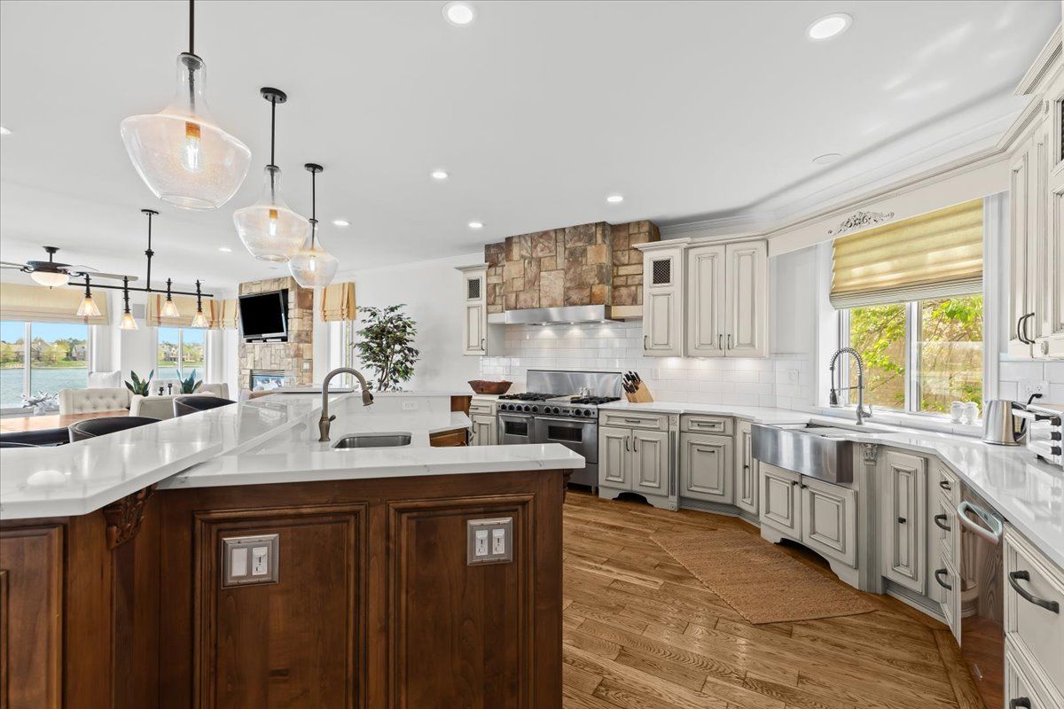 8393 BOULDER SHORES Drive