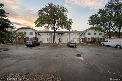 7220 Bluewater Drive 134 Village Of Clarkston City MI 48348