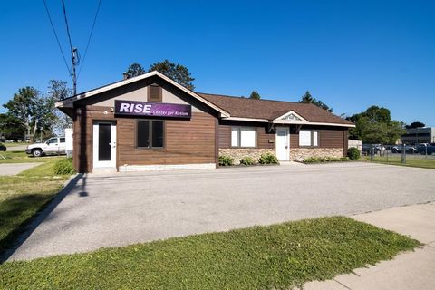 611 N Center Avenue Gaylord City MI 49735