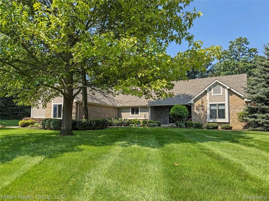 6762 CORRIGAN DR, BRIGHTON, MI 48116 - Image 74c817a2bac4c8f0dac33e17e6b5bfe0/66750473