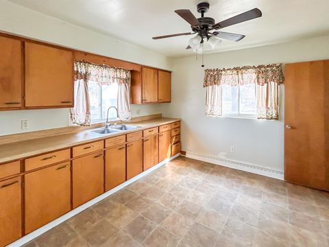 Tiny photo for 200 Boman Street, Flushing City, MI 48433 (MLS # 5050199704)