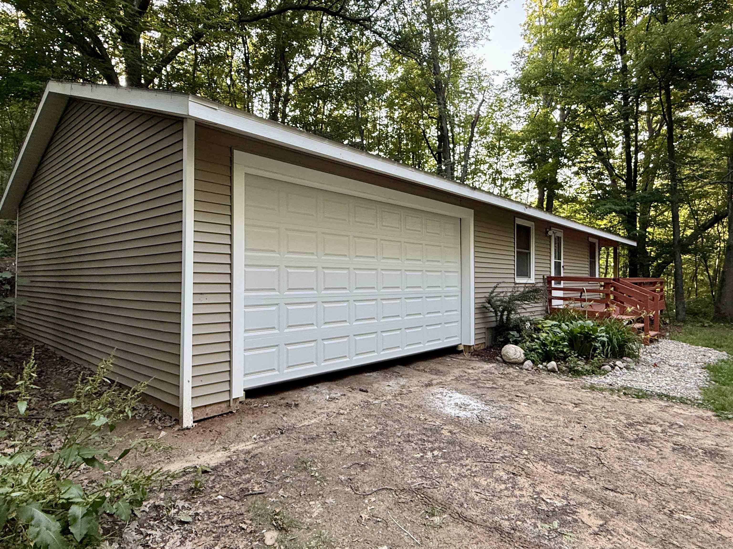 195 Forest Trail