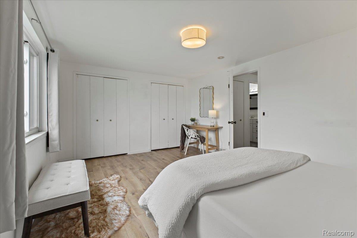 Springfield Charter Township, Michigan 48348, United States, 2 Bedrooms Bedrooms, ,3 BathroomsBathrooms,Residential,Active,174722