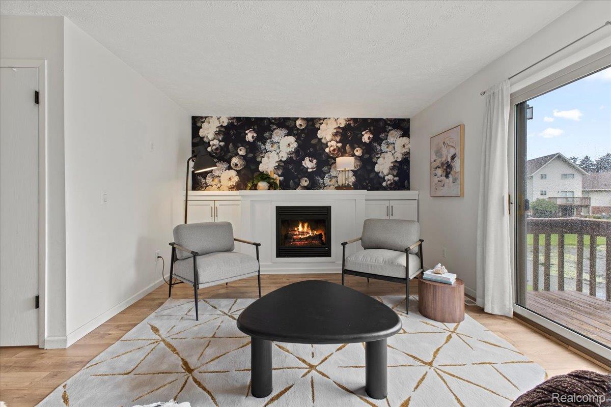 Springfield Charter Township, Michigan 48348, United States, 2 Bedrooms Bedrooms, ,3 BathroomsBathrooms,Residential,Active,174722