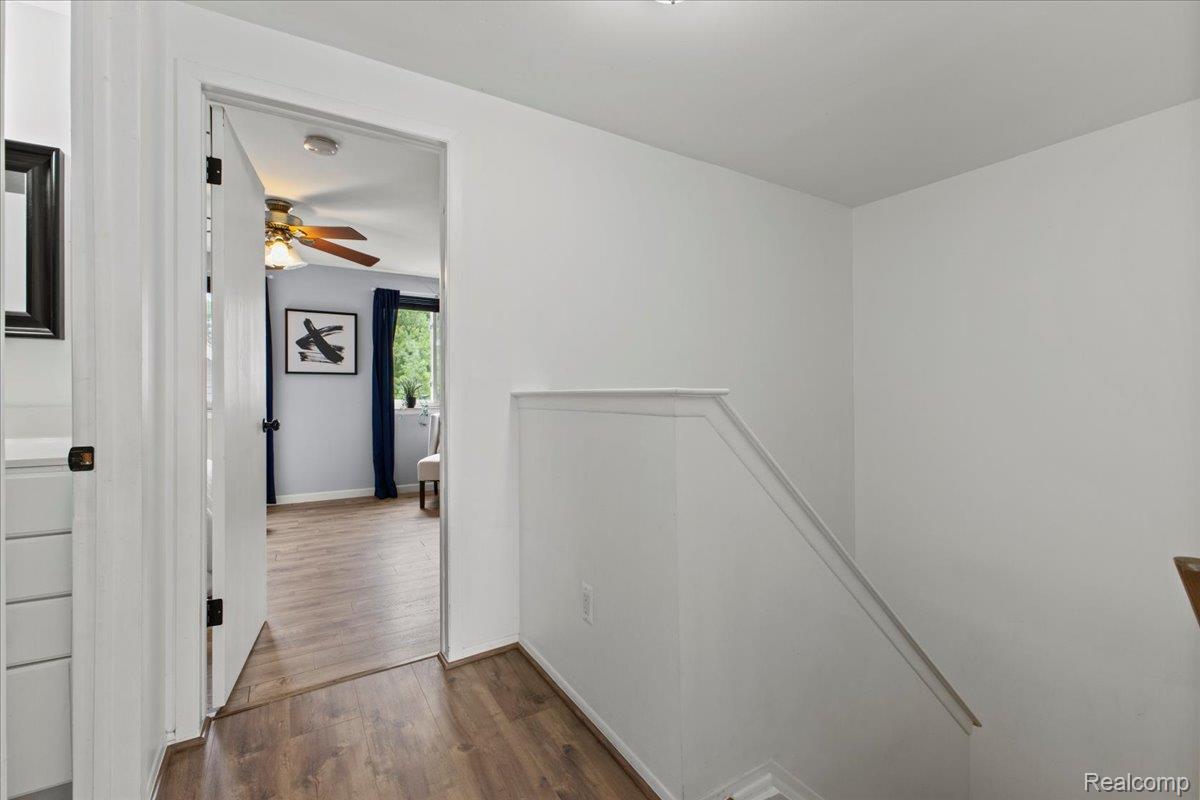 Springfield Charter Township, Michigan 48348, United States, 2 Bedrooms Bedrooms, ,3 BathroomsBathrooms,Residential,Active,174722