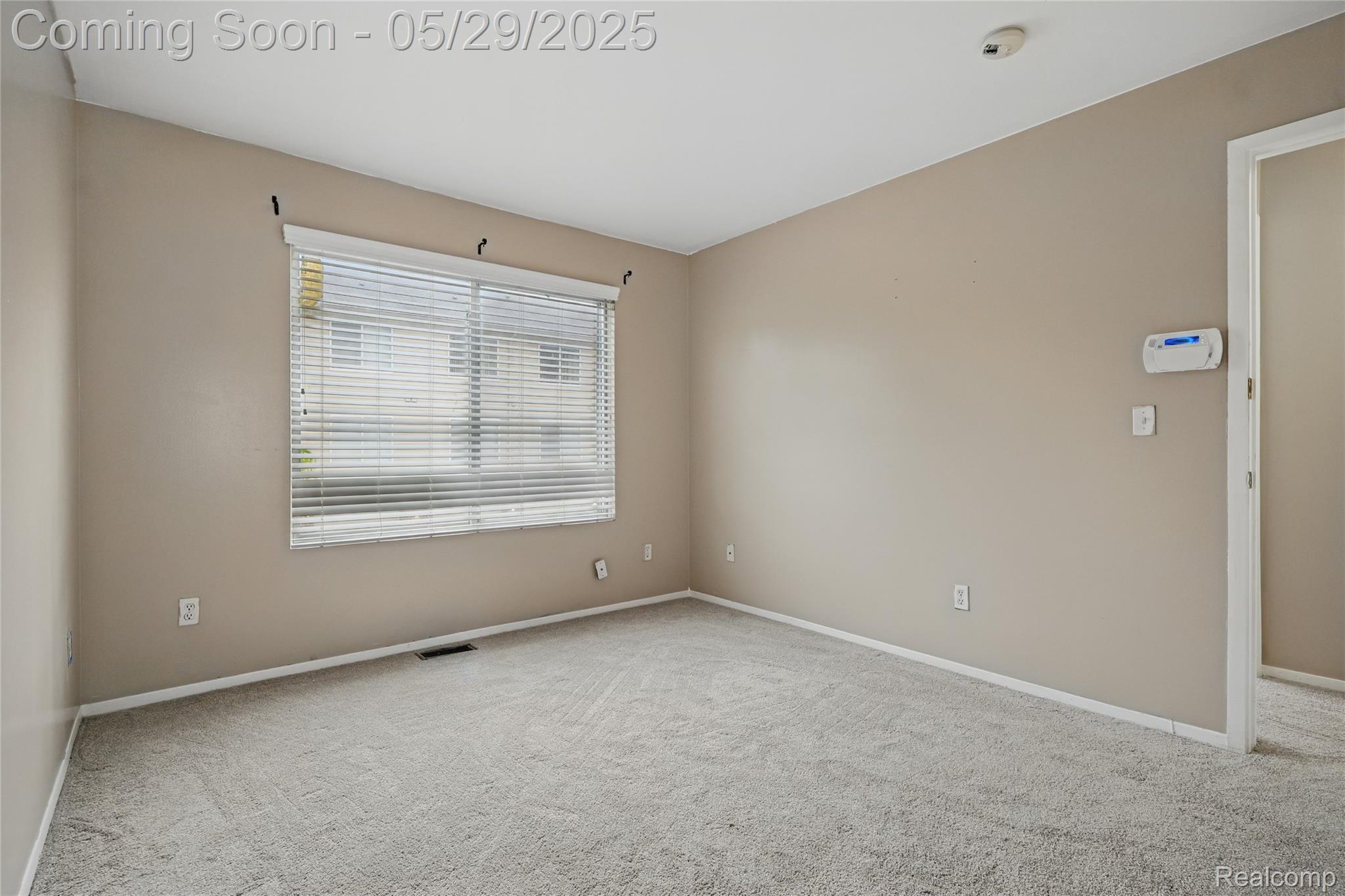 Southfield City, Michigan 48075, United States, 2 Bedrooms Bedrooms, ,2 BathroomsBathrooms,Residential,Pending,138956