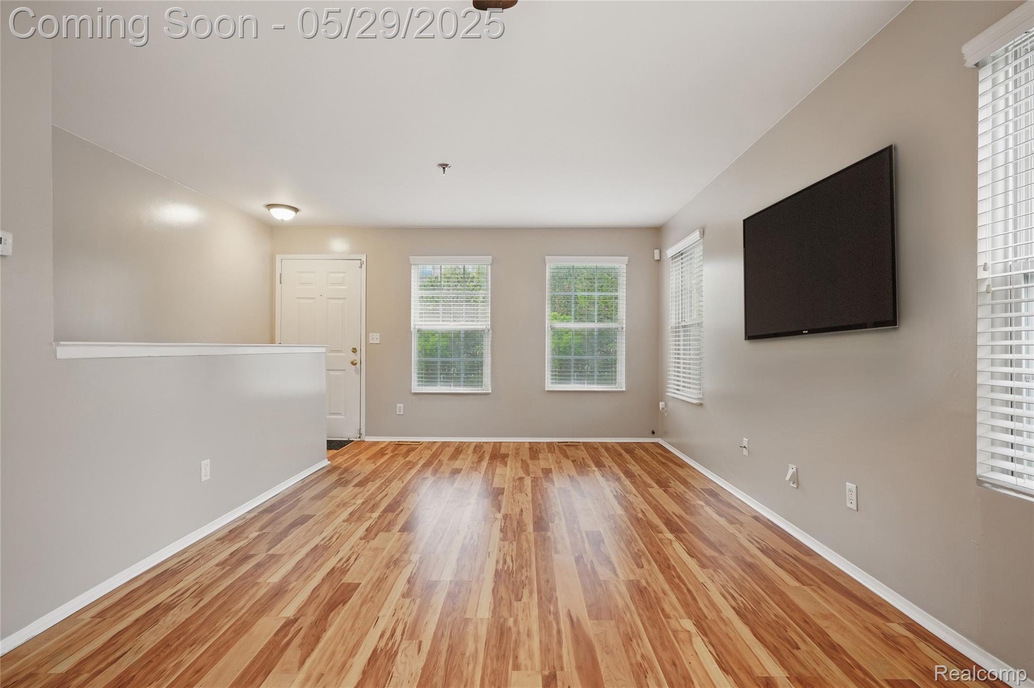 Southfield City, Michigan 48075, United States, 2 Bedrooms Bedrooms, ,2 BathroomsBathrooms,Residential,Pending,138956