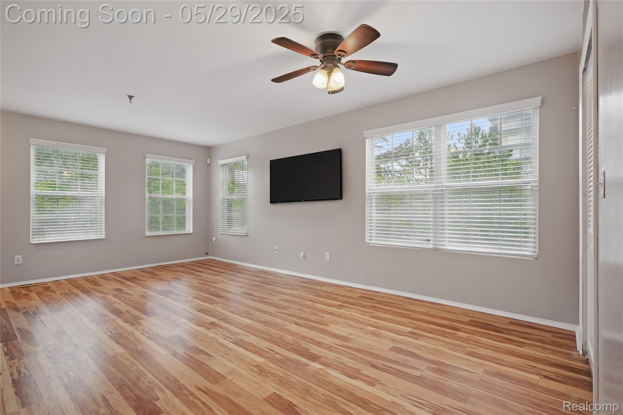 Southfield City, Michigan 48075, United States, 2 Bedrooms Bedrooms, ,2 BathroomsBathrooms,Residential,Pending,138956