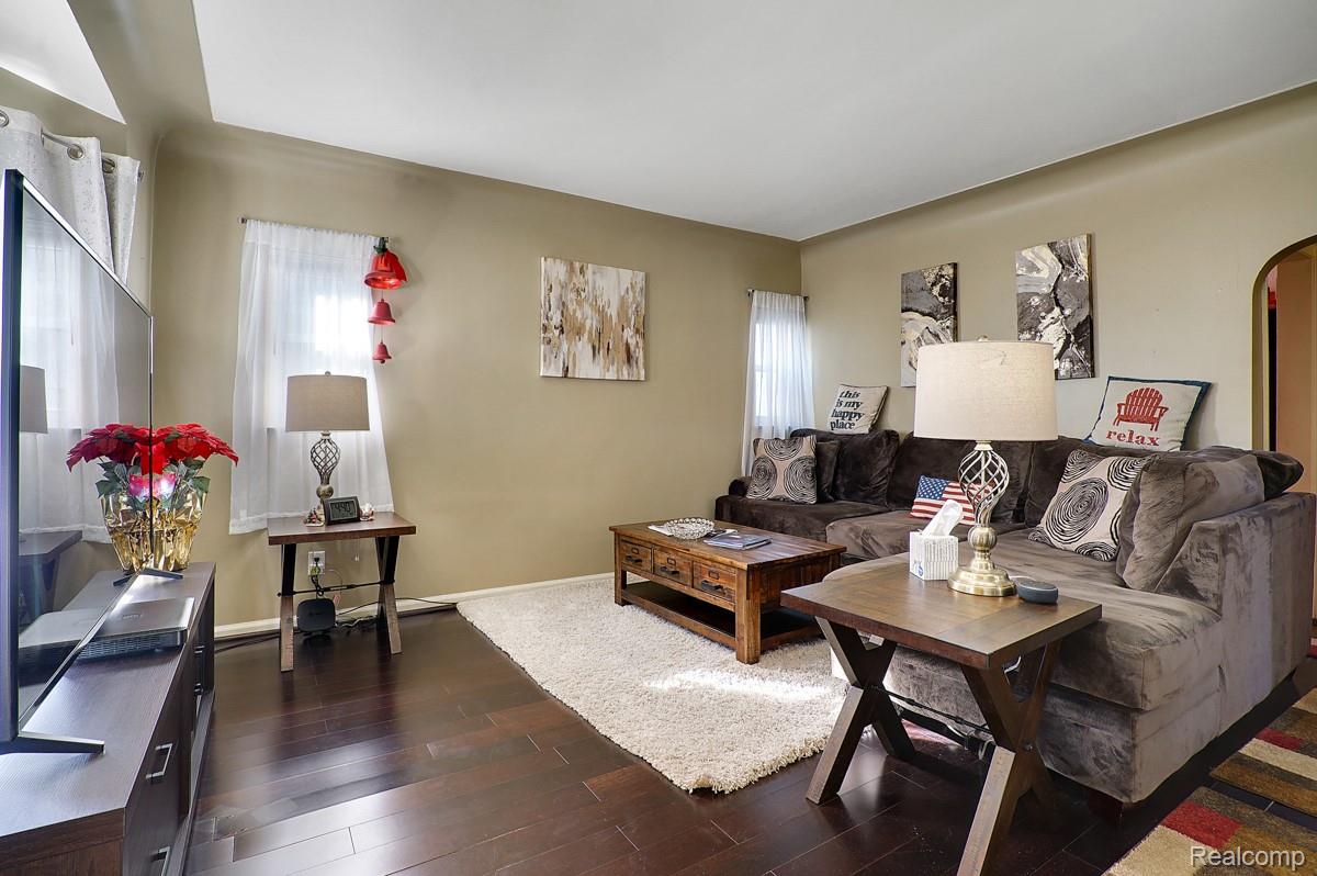 839 E Bennett Avenue E