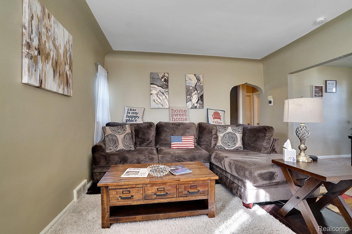 839 E Bennett Avenue E