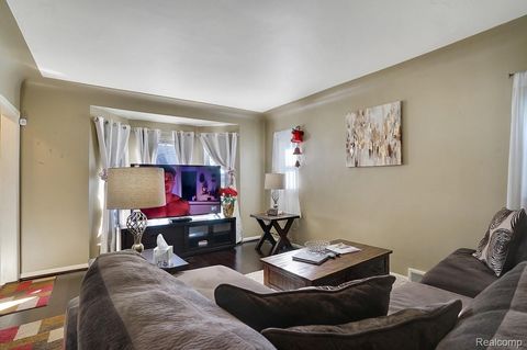 839 E Bennett Avenue E Ferndale City MI 48220