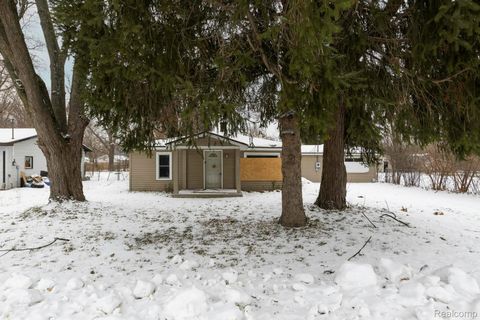 Photo of 4425 Randolph Street, Saginaw City, MI 48601 (MLS # 20251060083)