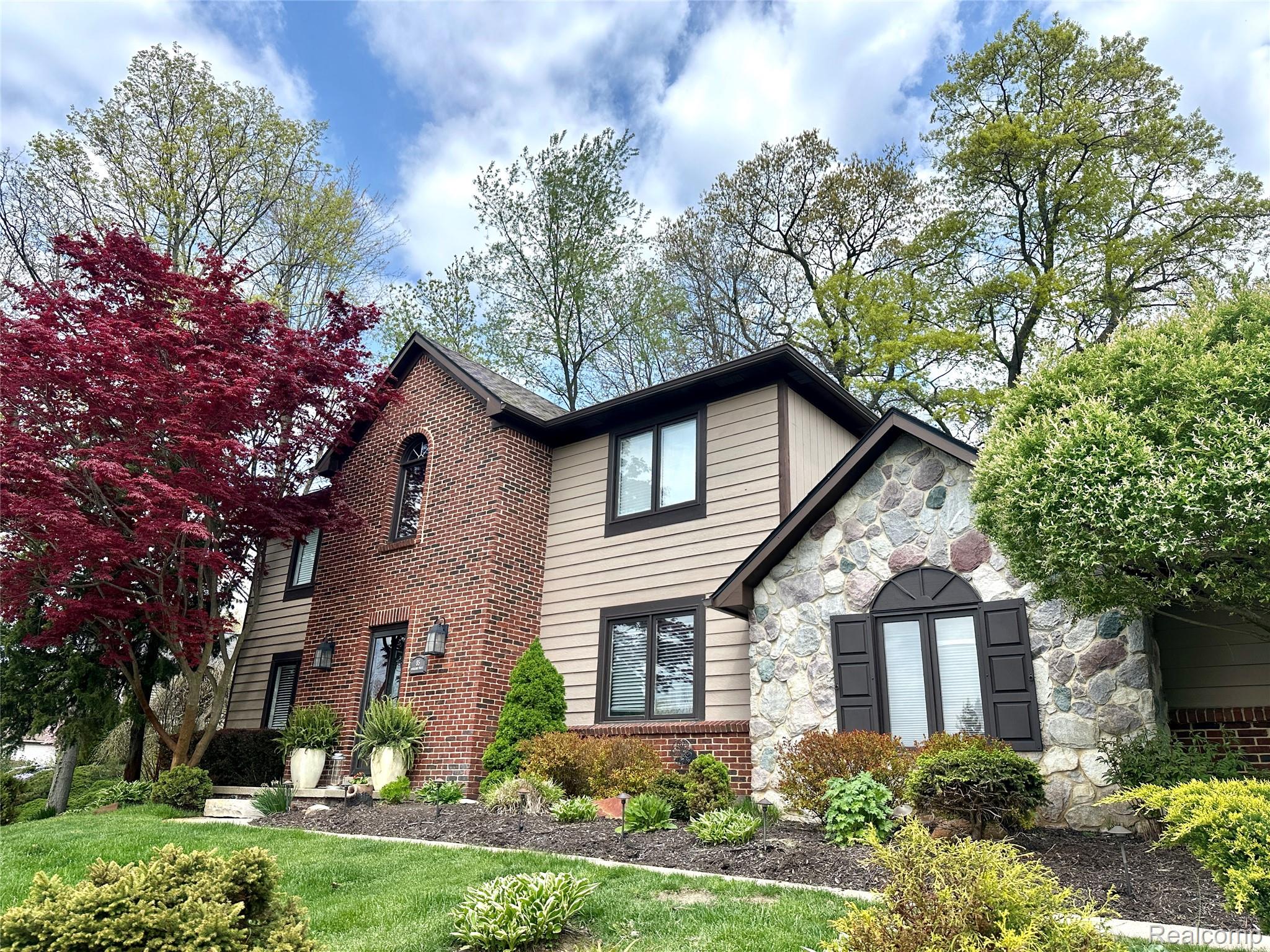 85 Overlake Drive