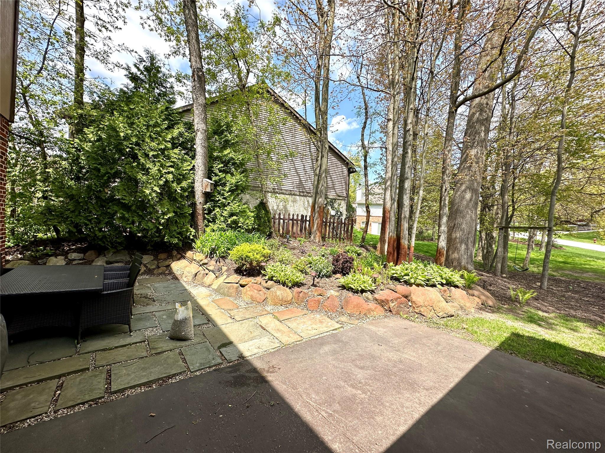 85 Overlake Drive
