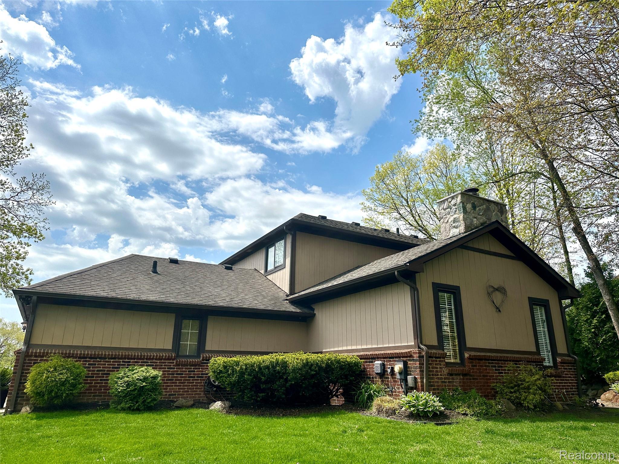 85 Overlake Drive