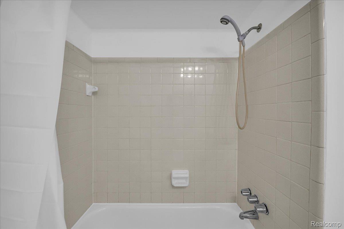 Sterling Heights City, Michigan 48312, United States, 3 Bedrooms Bedrooms, ,2 BathroomsBathrooms,Residential,Active,174060