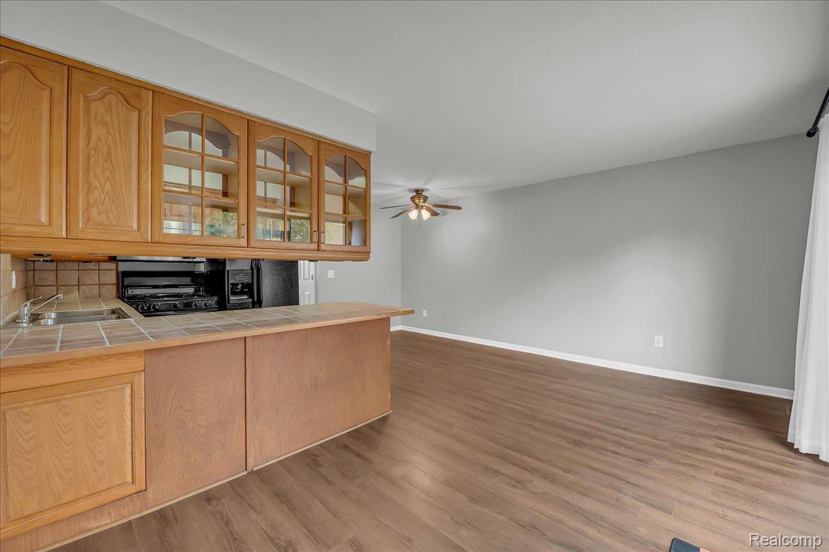 Sterling Heights City, Michigan 48312, United States, 3 Bedrooms Bedrooms, ,2 BathroomsBathrooms,Residential,Active,174060