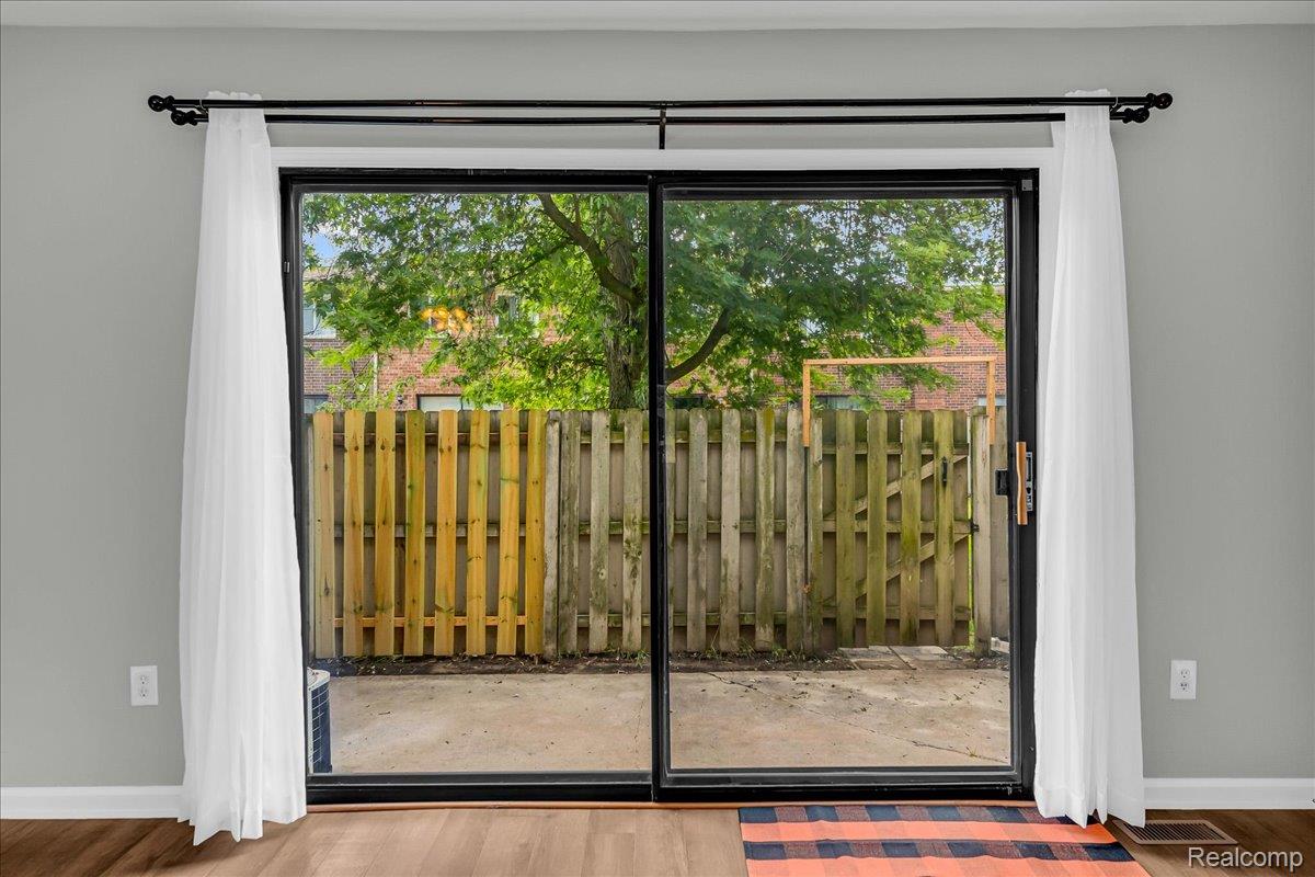 Sterling Heights City, Michigan 48312, United States, 3 Bedrooms Bedrooms, ,2 BathroomsBathrooms,Residential,Active,174060