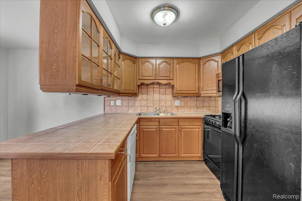 Sterling Heights City, Michigan 48312, United States, 3 Bedrooms Bedrooms, ,2 BathroomsBathrooms,Residential,Active,174060