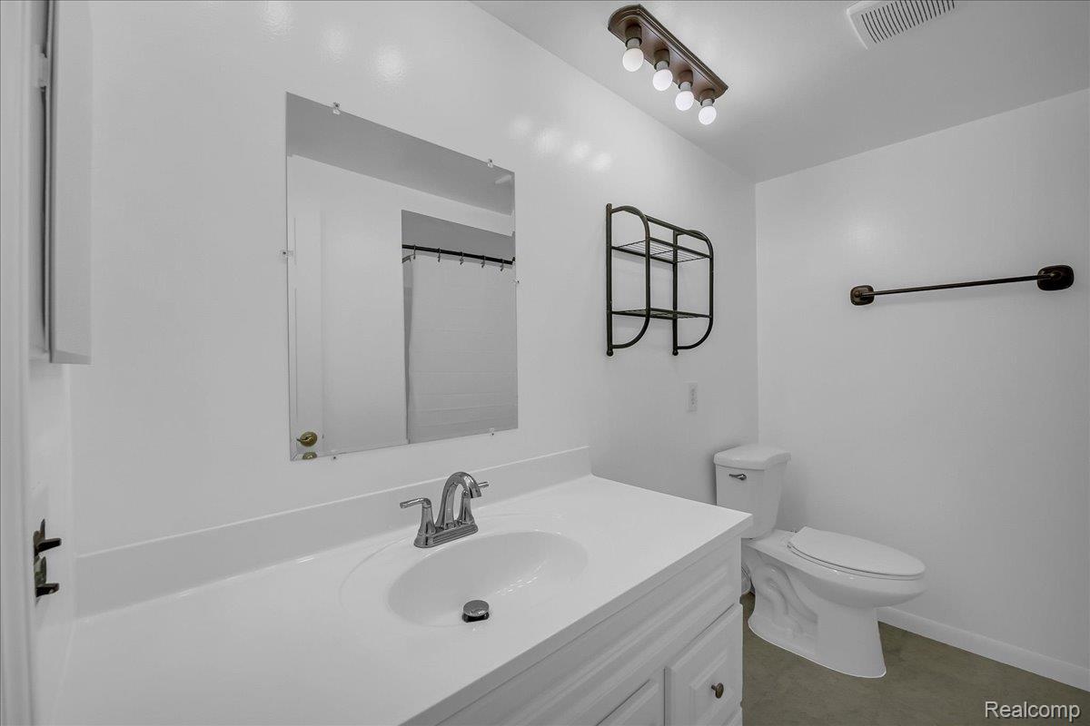 Sterling Heights City, Michigan 48312, United States, 3 Bedrooms Bedrooms, ,2 BathroomsBathrooms,Residential,Active,174060