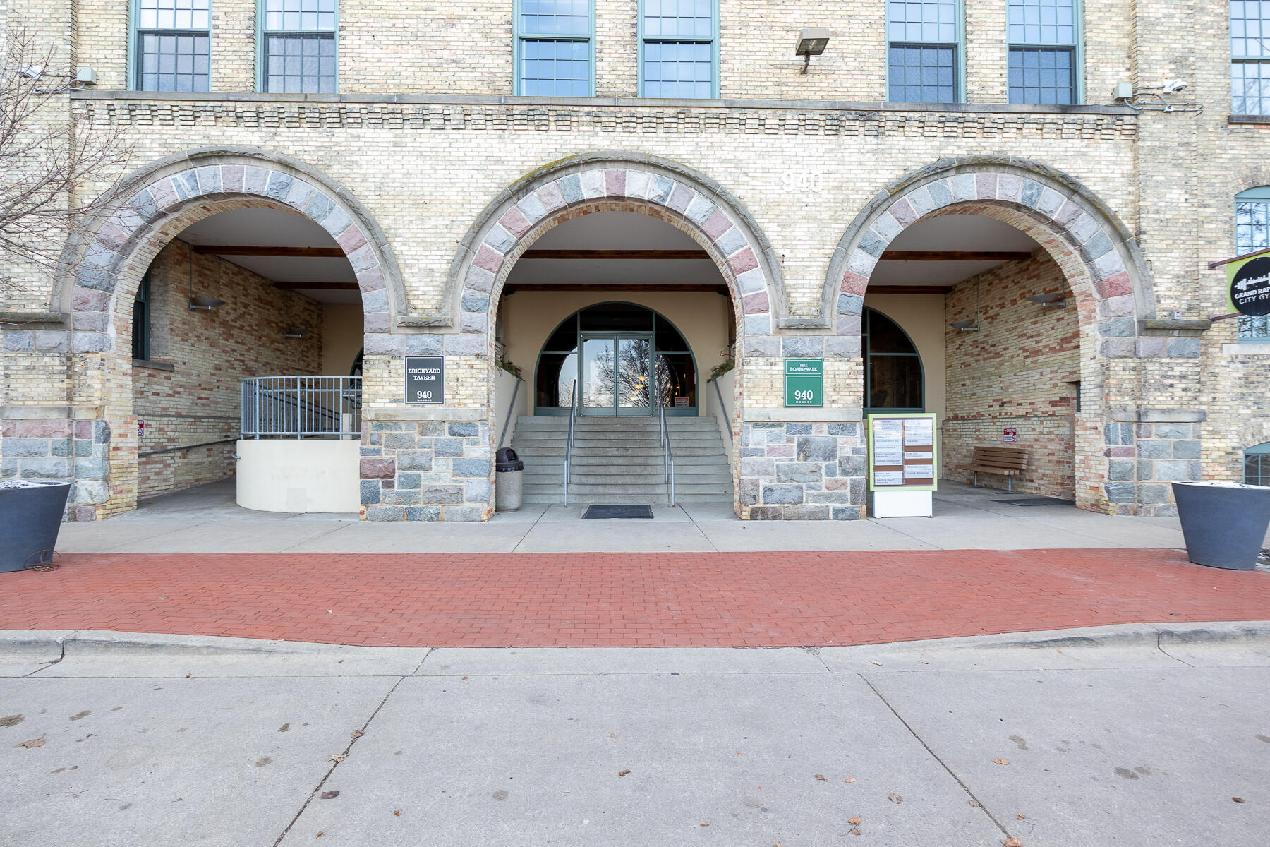 940 Monroe Avenue NW 443