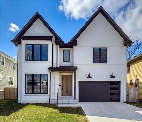 828 Cherokee Avenue Royal Oak City MI 48067