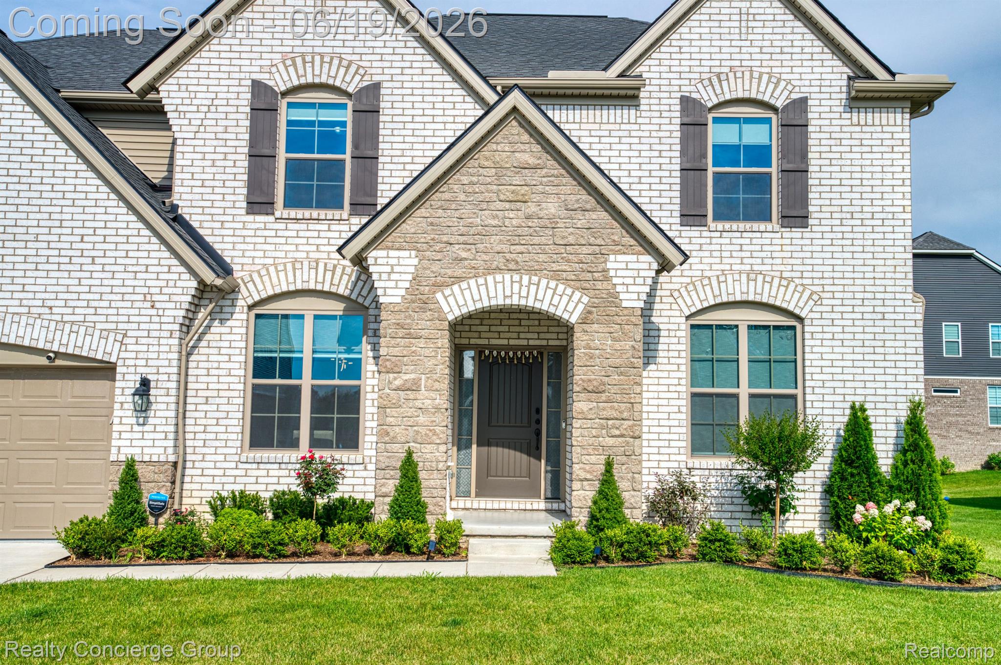 2165 MEMORIAL Lane