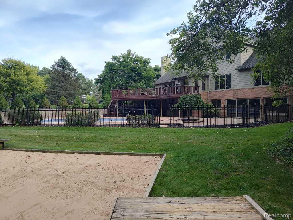 1339 Pond Bluff Way