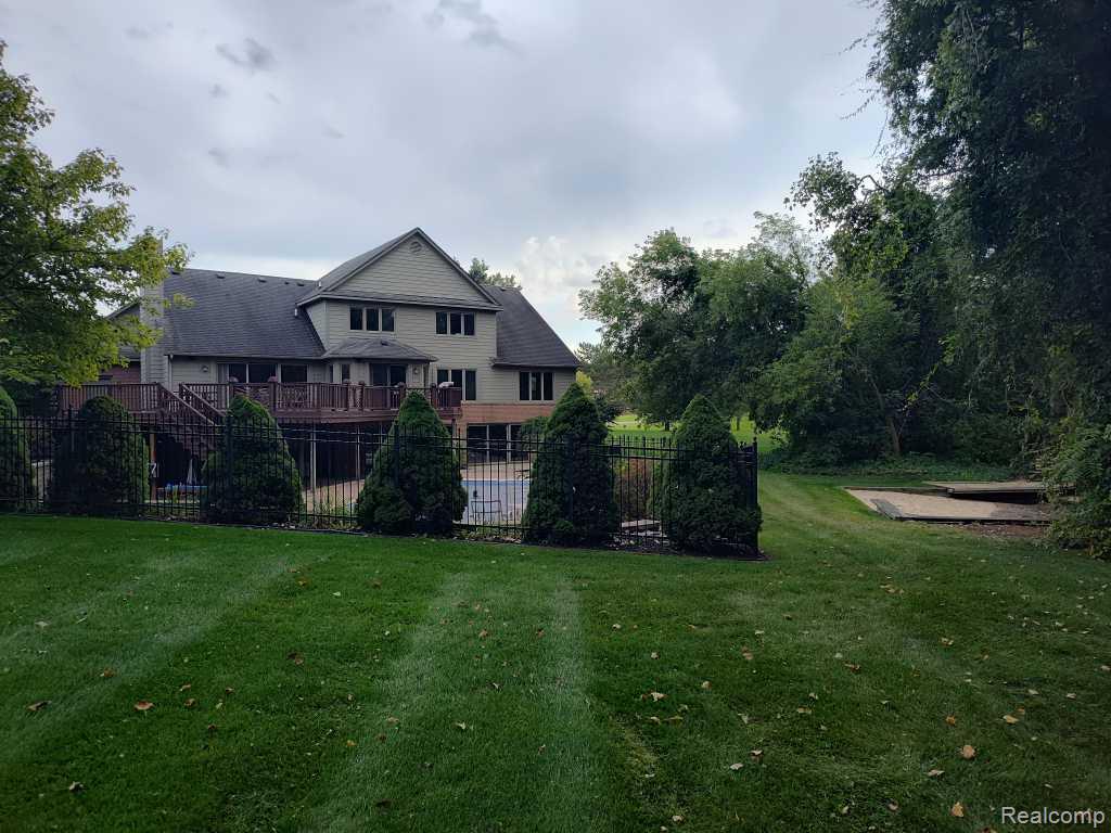 1339 Pond Bluff Way
