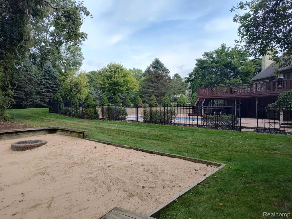 1339 Pond Bluff Way