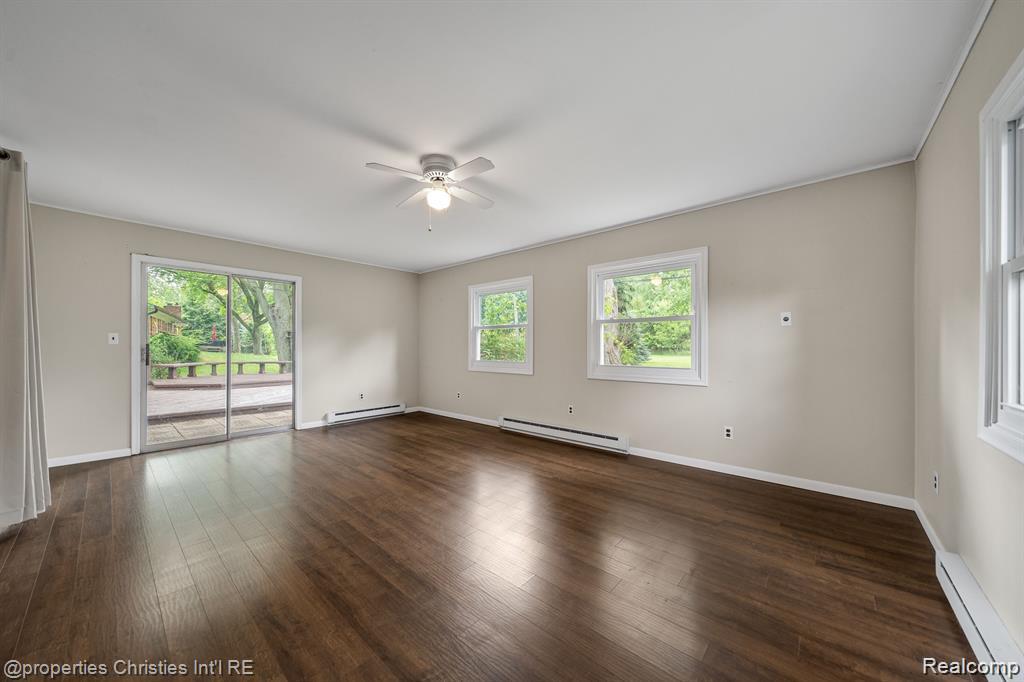 Rochester Hills City, Michigan 48309, United States, 3 Bedrooms Bedrooms, ,2 BathroomsBathrooms,Residential,Active,204700