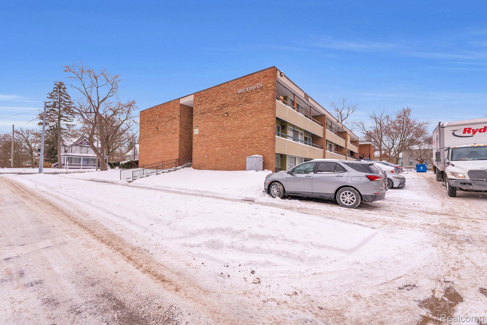 207 Ballard Street 101