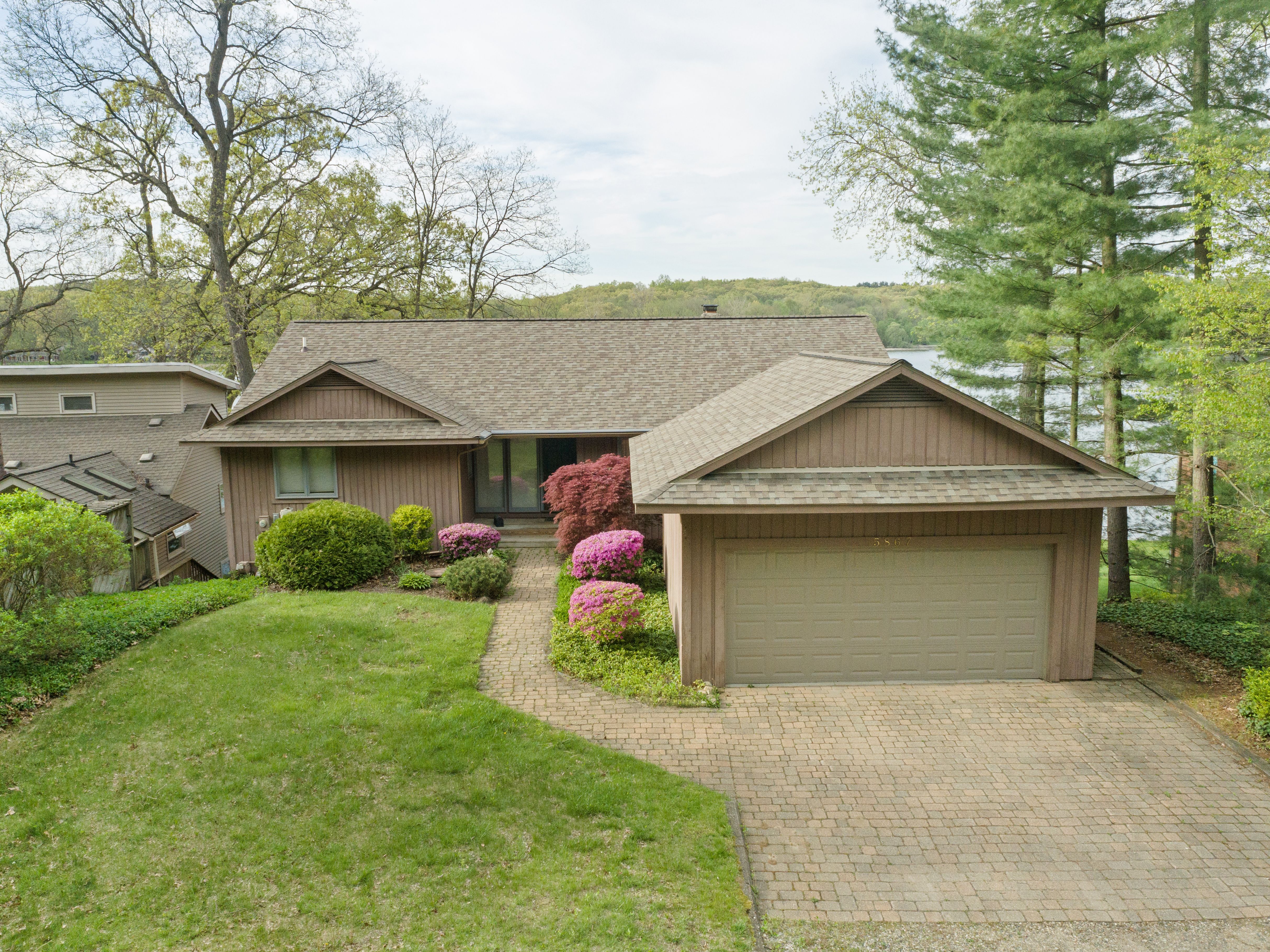 5867 COMMUNITY Drive