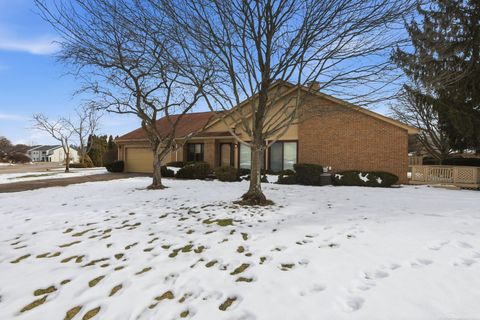 Tiny photo for 521 Tennyson Drive, Rochester Hills City, MI 48307 (MLS # 58050199717)