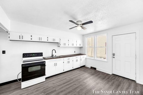 Tiny photo for 1257 3rd Street, Muskegon City, MI 49441 (MLS # 71026005983)