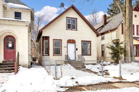 Tiny photo for 1257 3rd Street, Muskegon City, MI 49441 (MLS # 71026005983)