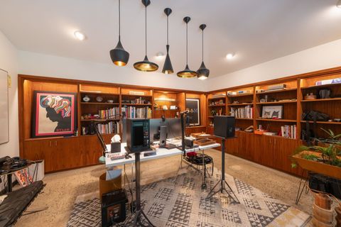 A home in BloomfieldCharterTownship_Oakland